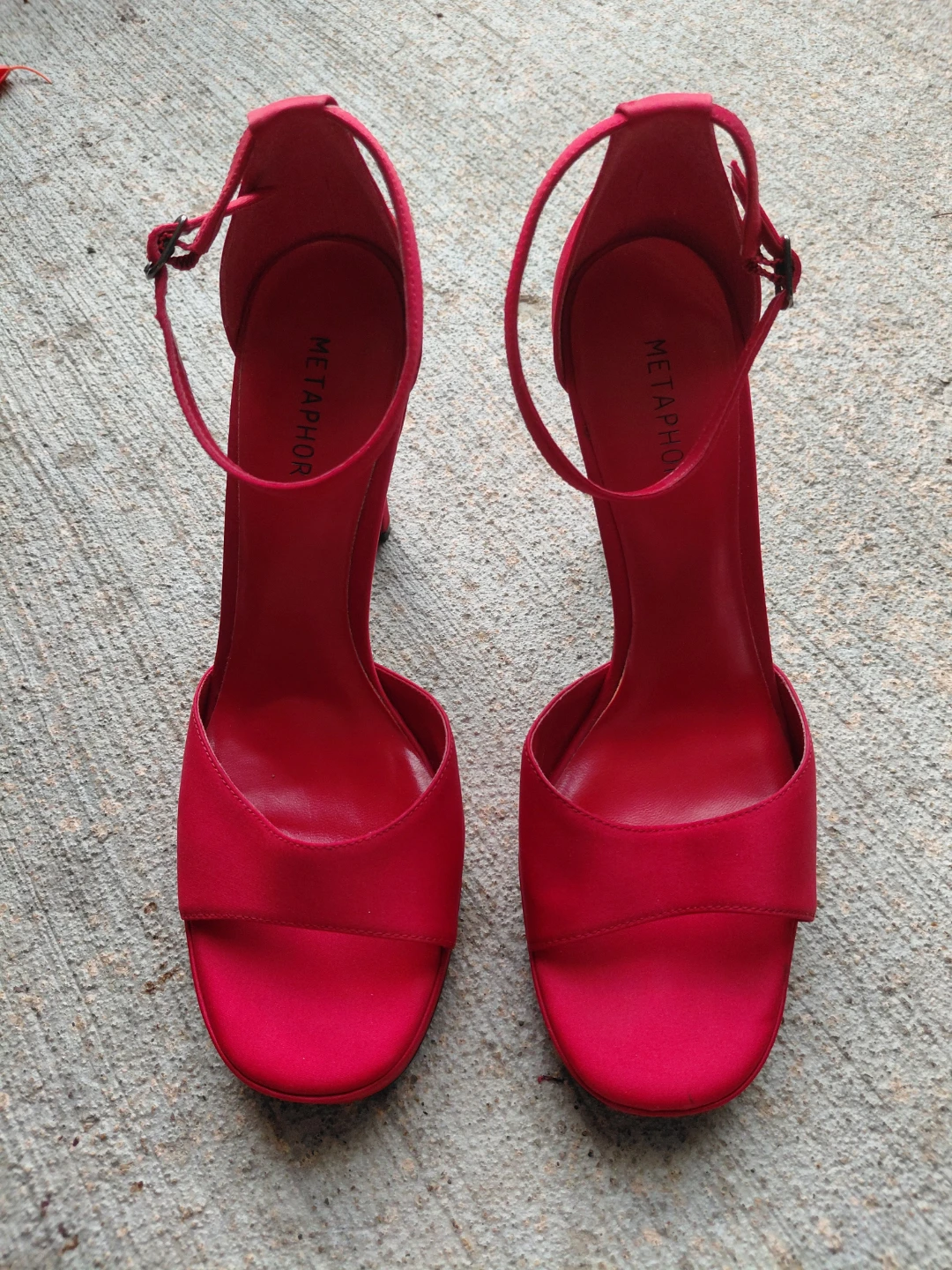 2007 Metaphor Red Satin heels size 9.5 - photo 2