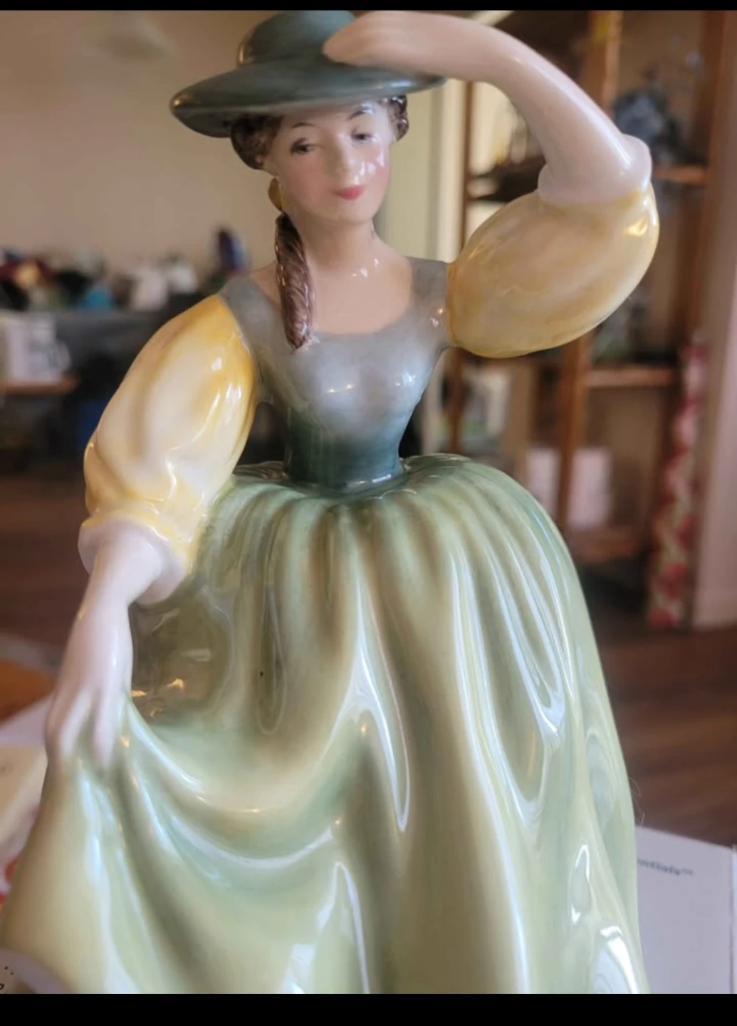 Royal Doulton Buttercup Figurine HN 2309 - photo 2