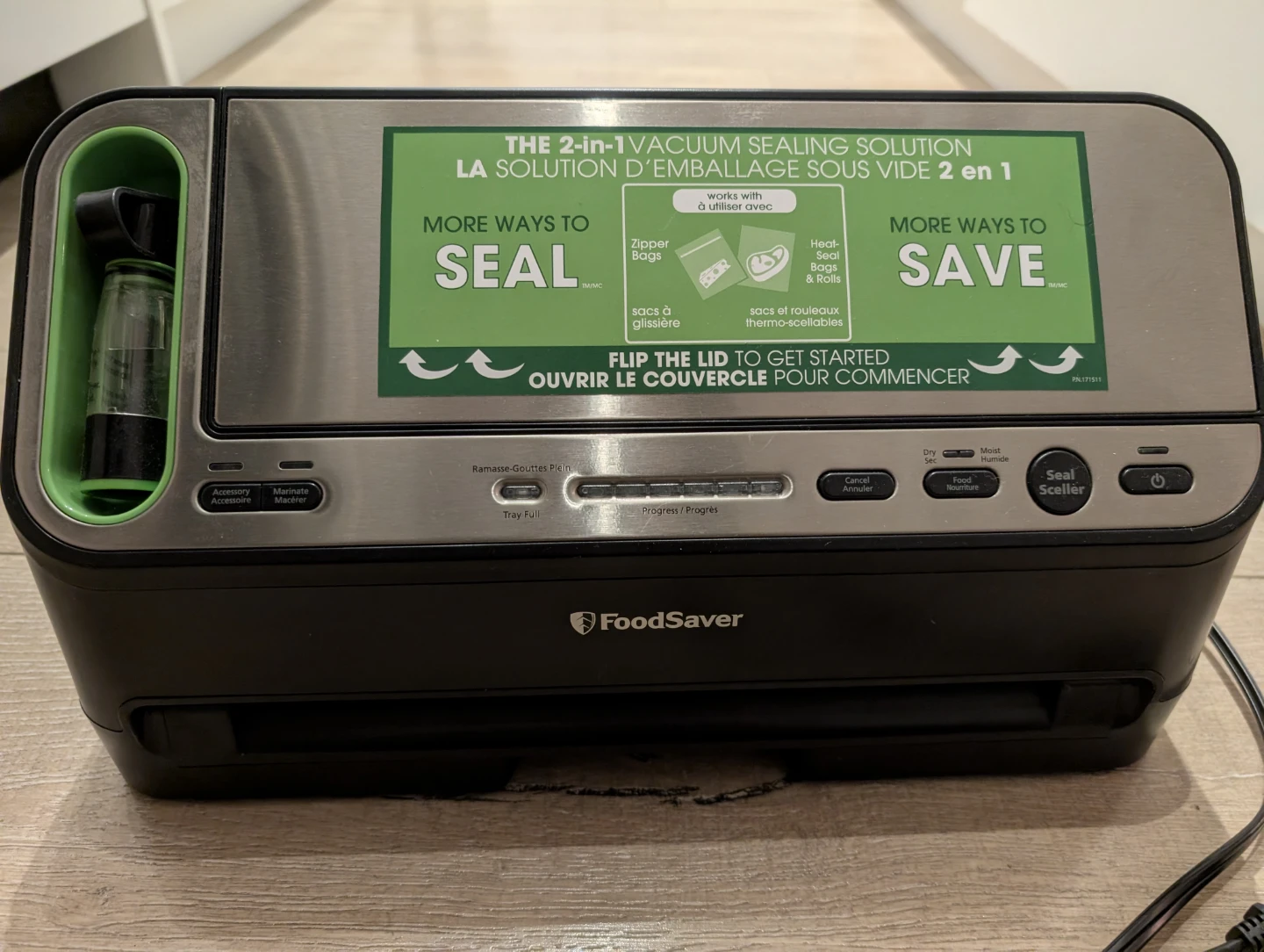 FoodSaver 2-in-1 Vacuum Sealing System - photo 2