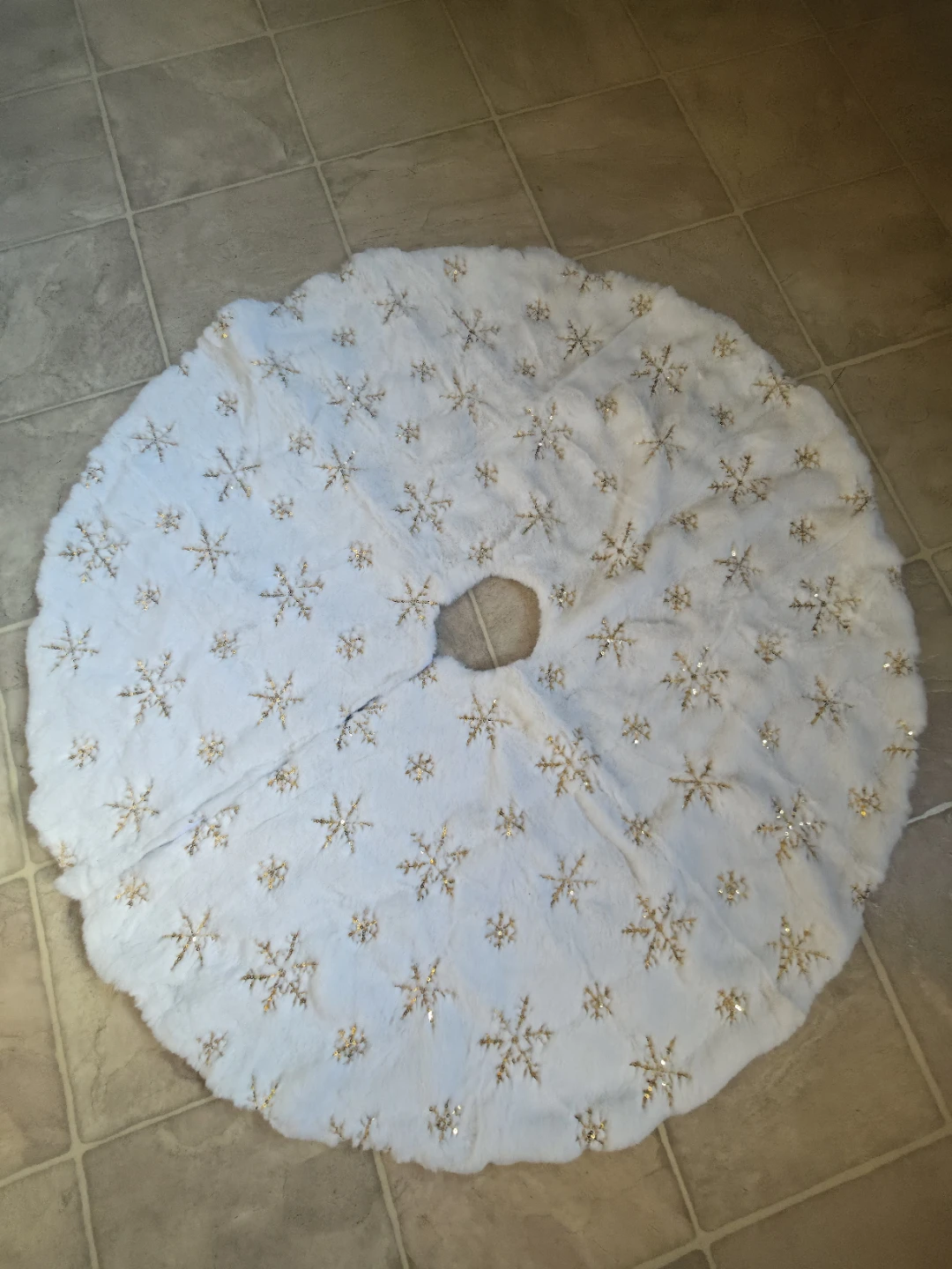 5 x Brand New Christmas Tree skirt $20 Each