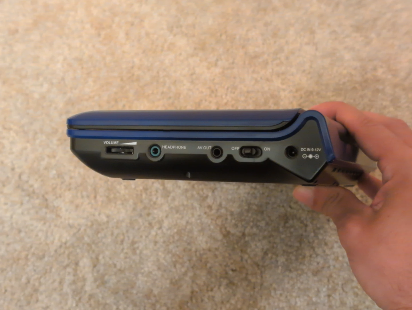 Sylvania 7" Portable DVD Player - photo 4