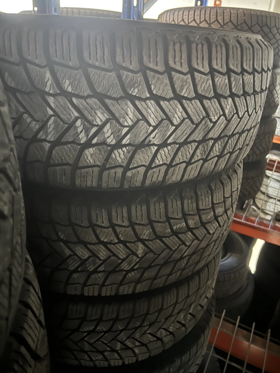 4 winter tires on rims - size 215/55R17  Michelin X-Ice Snow - photo 3