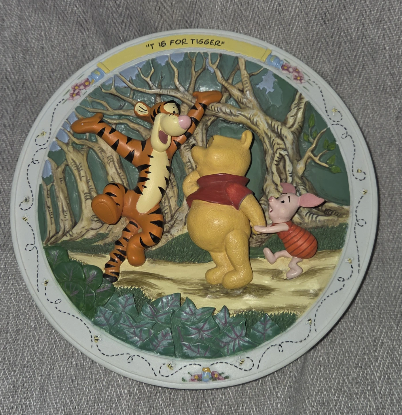Set of 4 Winnie the Pooh Decorative Relief Plates - photo 3