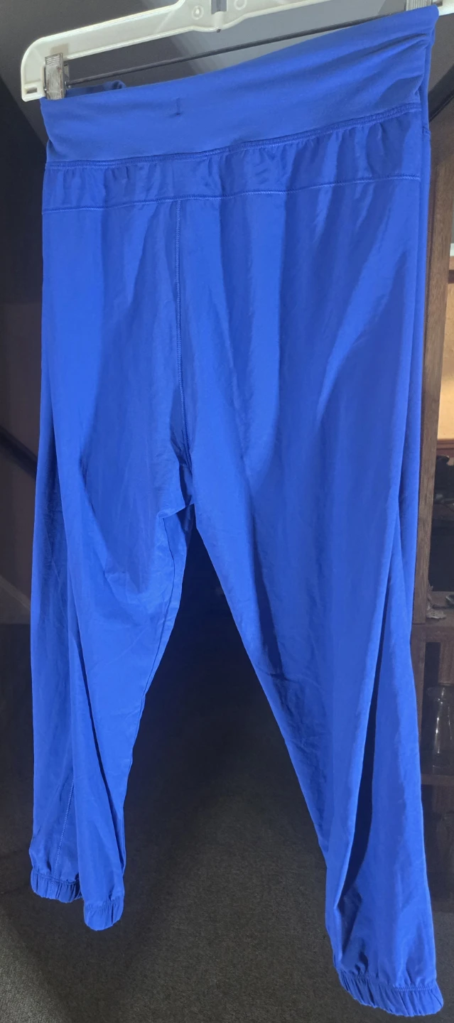 Women's XL Under Armour Crop Pants.  BNWT, UPF 50+, Blue. - photo 2