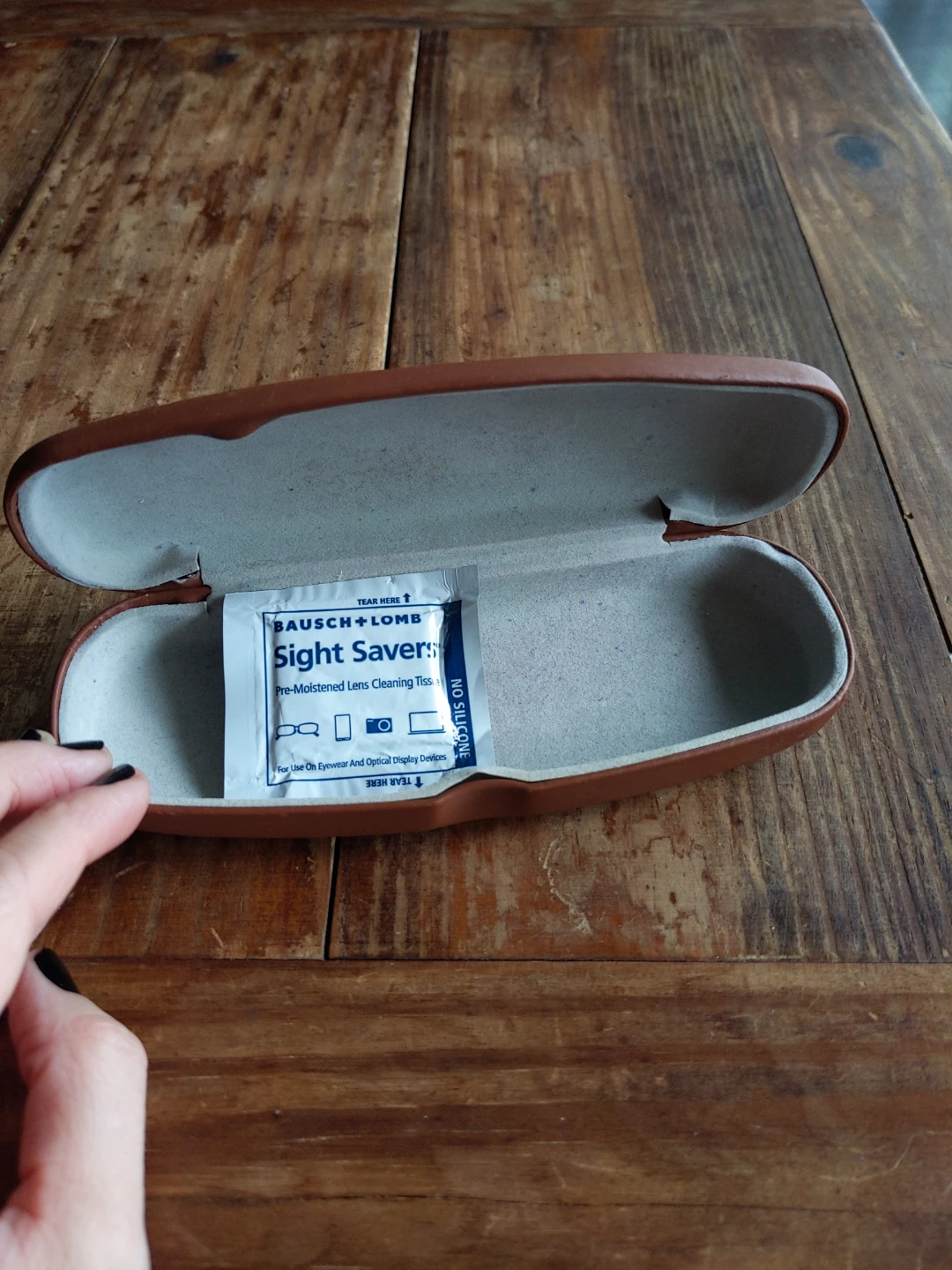 Free. Eyeglasses Case with Sight Savers Wipes - photo 2