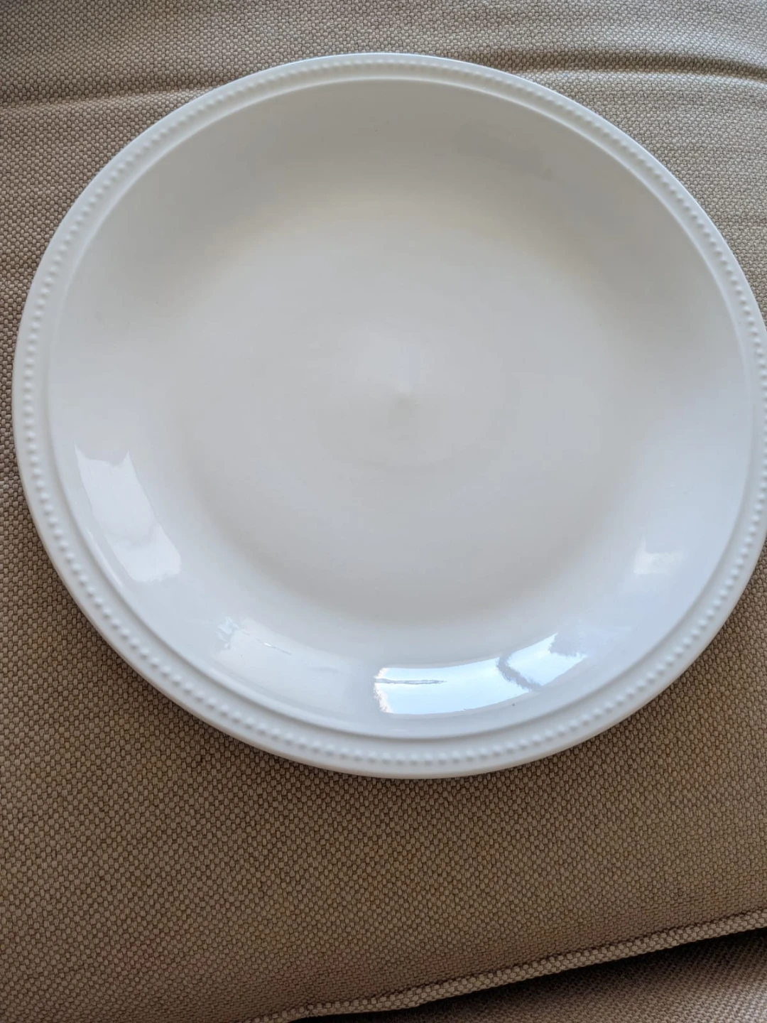 Move out sale: Set of 8 Eaton Fine Dining Casa White Plate - photo 2