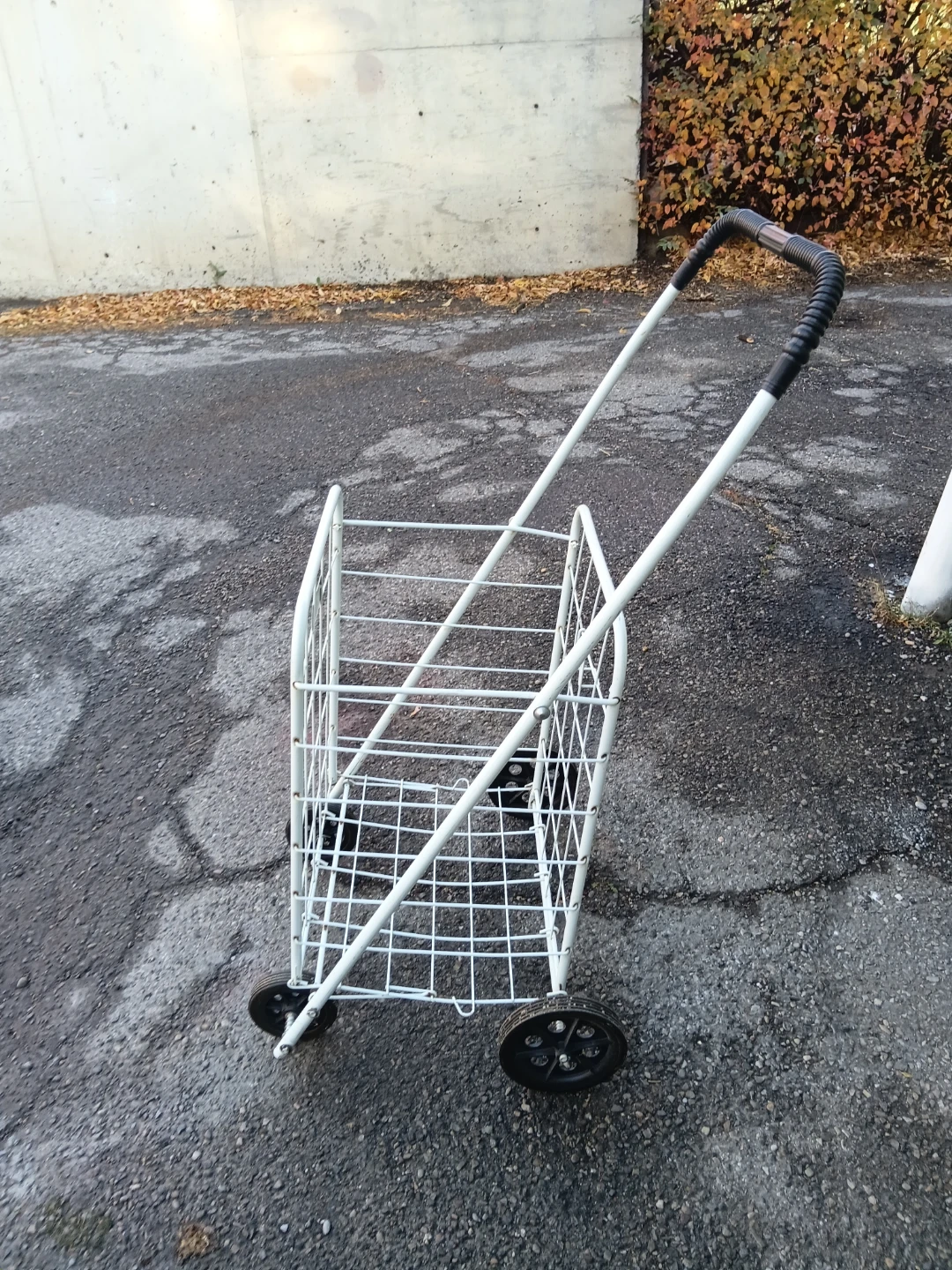 White Metal Rolling Utility Shopping Cart - photo 2
