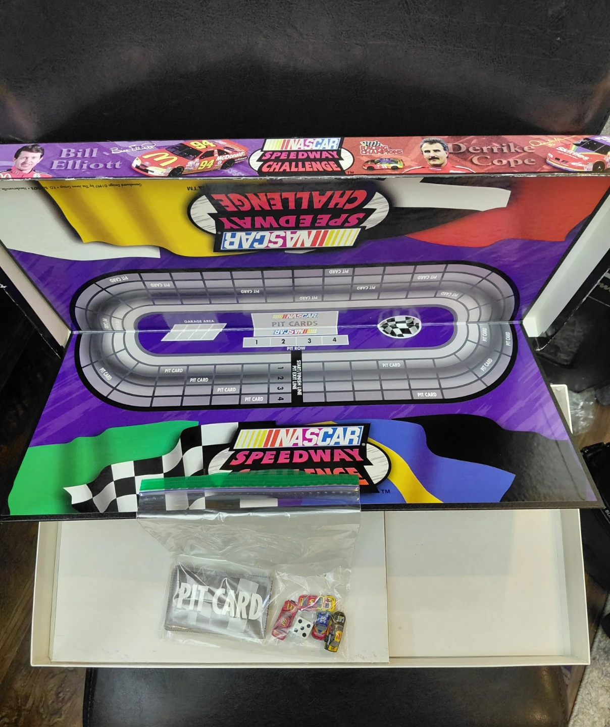 Vintage 1997 NASCAR Speedway Challenge Board Game - photo 3