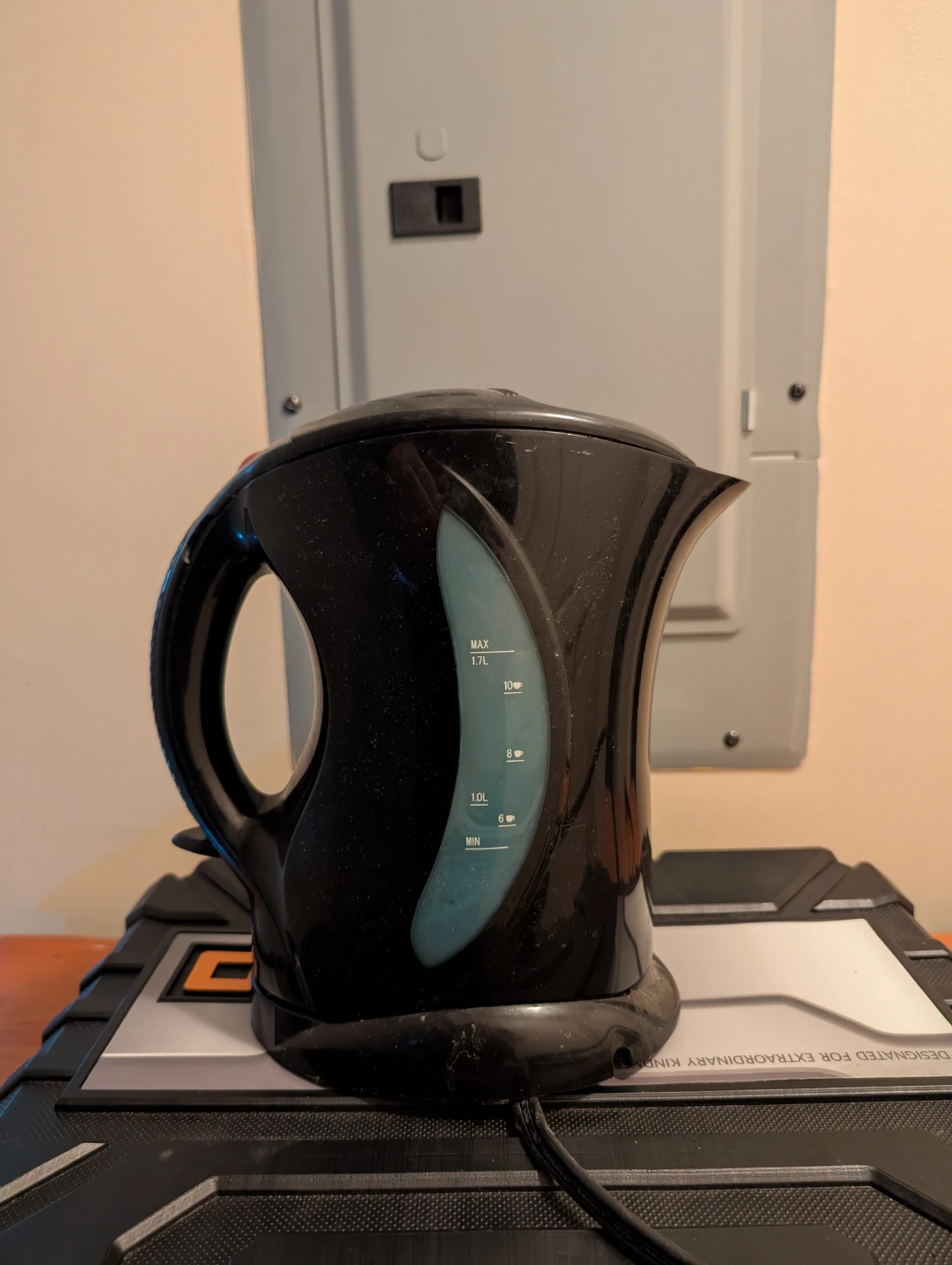 Black electric kettle 1.7L