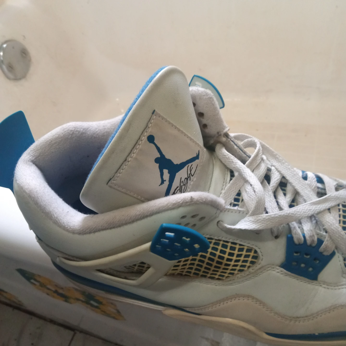 Nike Air Jordan 4 Retro Military Blue