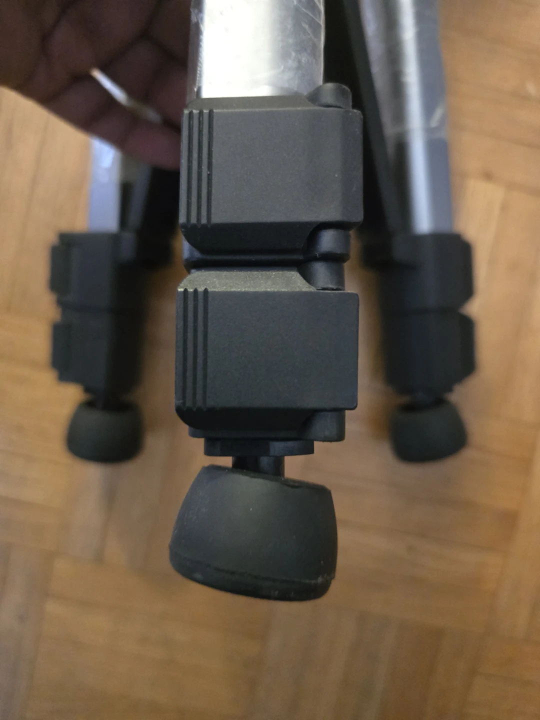 Giottos VT809 3 way Tripod (Brand new with tag)