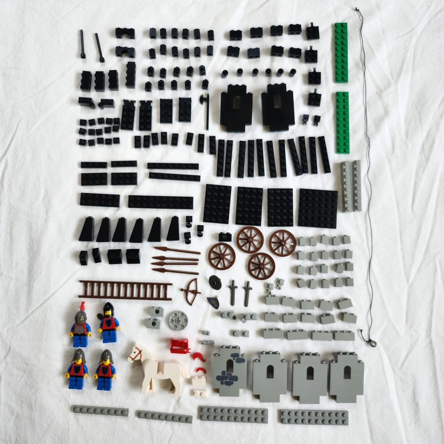 Vintage LEGO 6061 Siege Tower - photo 2