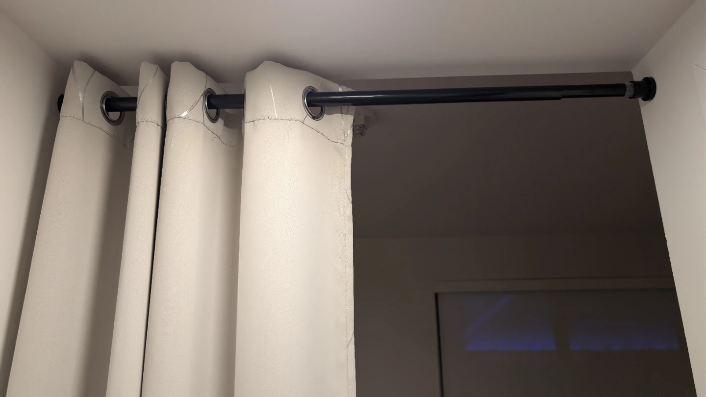 No-Drill Black Telescopic Tension Rod