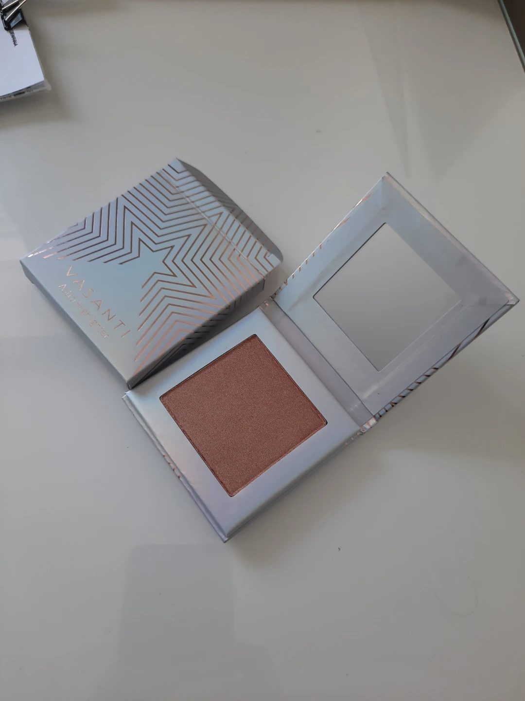 Vasanti Astro Highlighter & makeup bag - photo 2