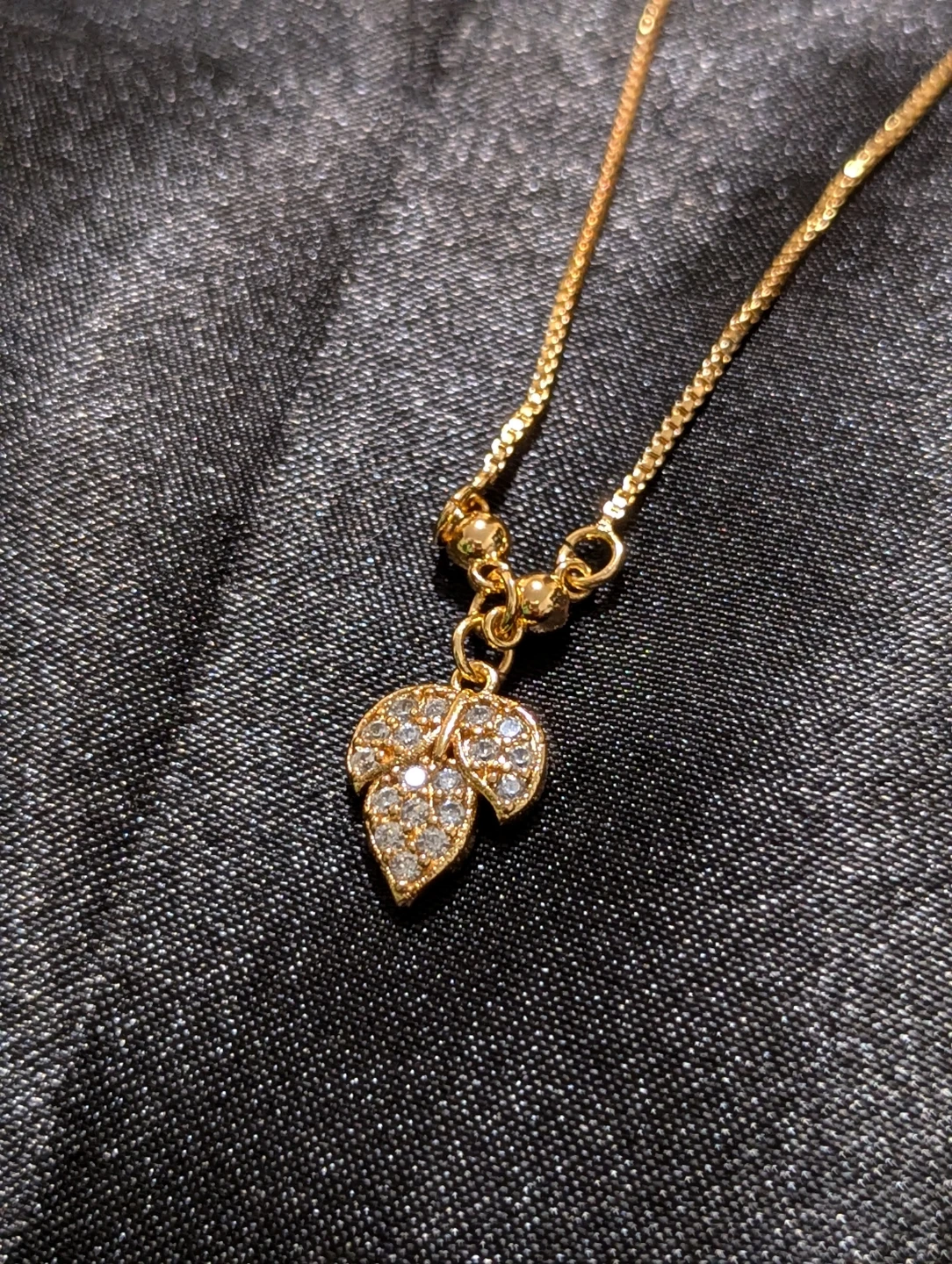 Gold Tone Leaf Pendant Necklace