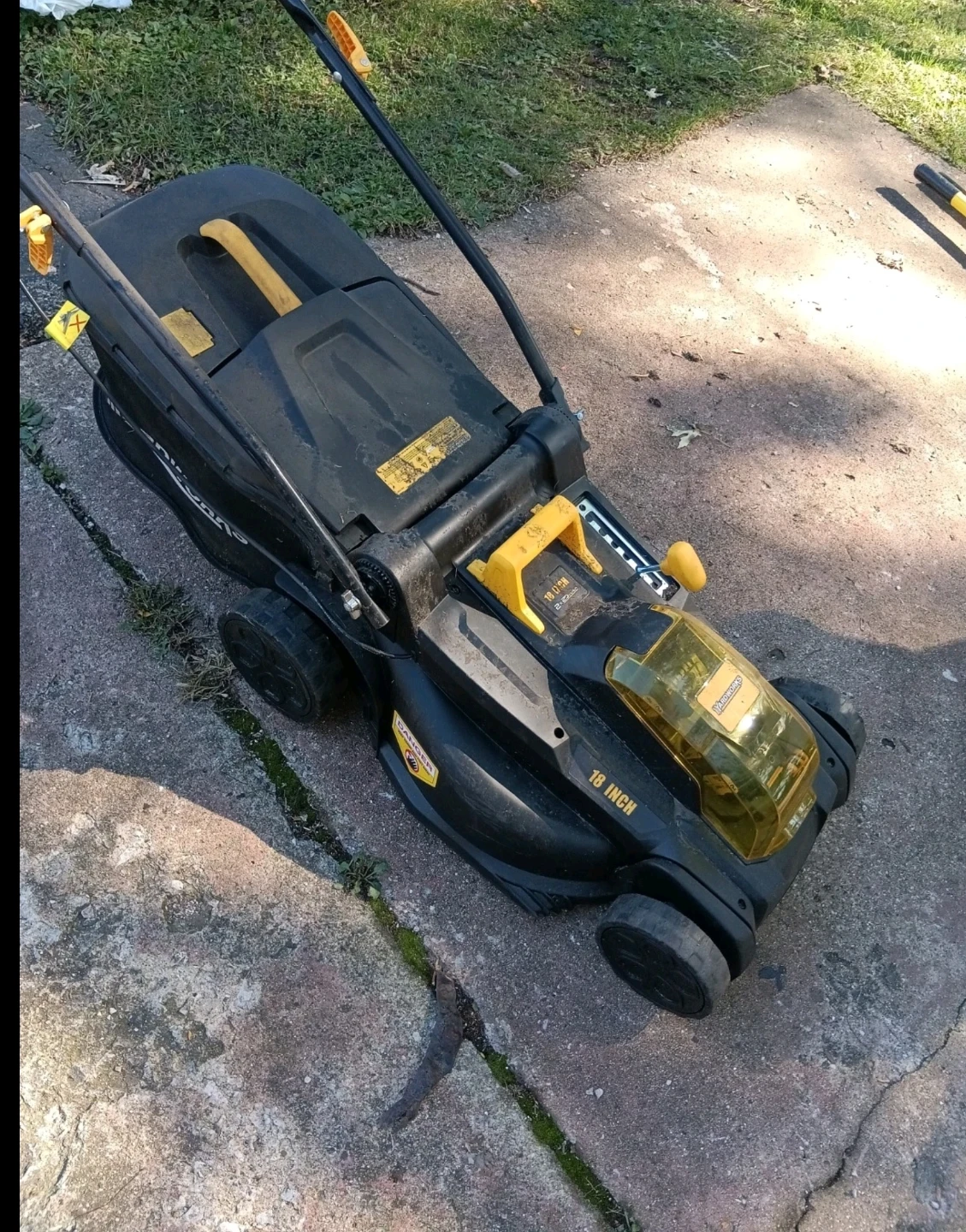 Yardworks 18-inch 2x20V Li-Ion Lawn Mower