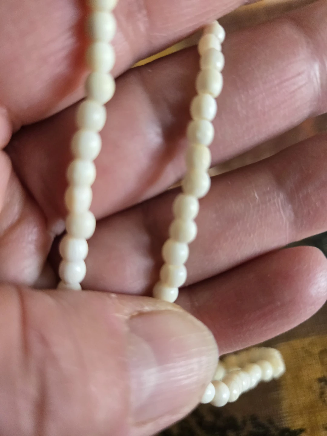 Vintage Cream carved rose bead necklace 16" - photo 4