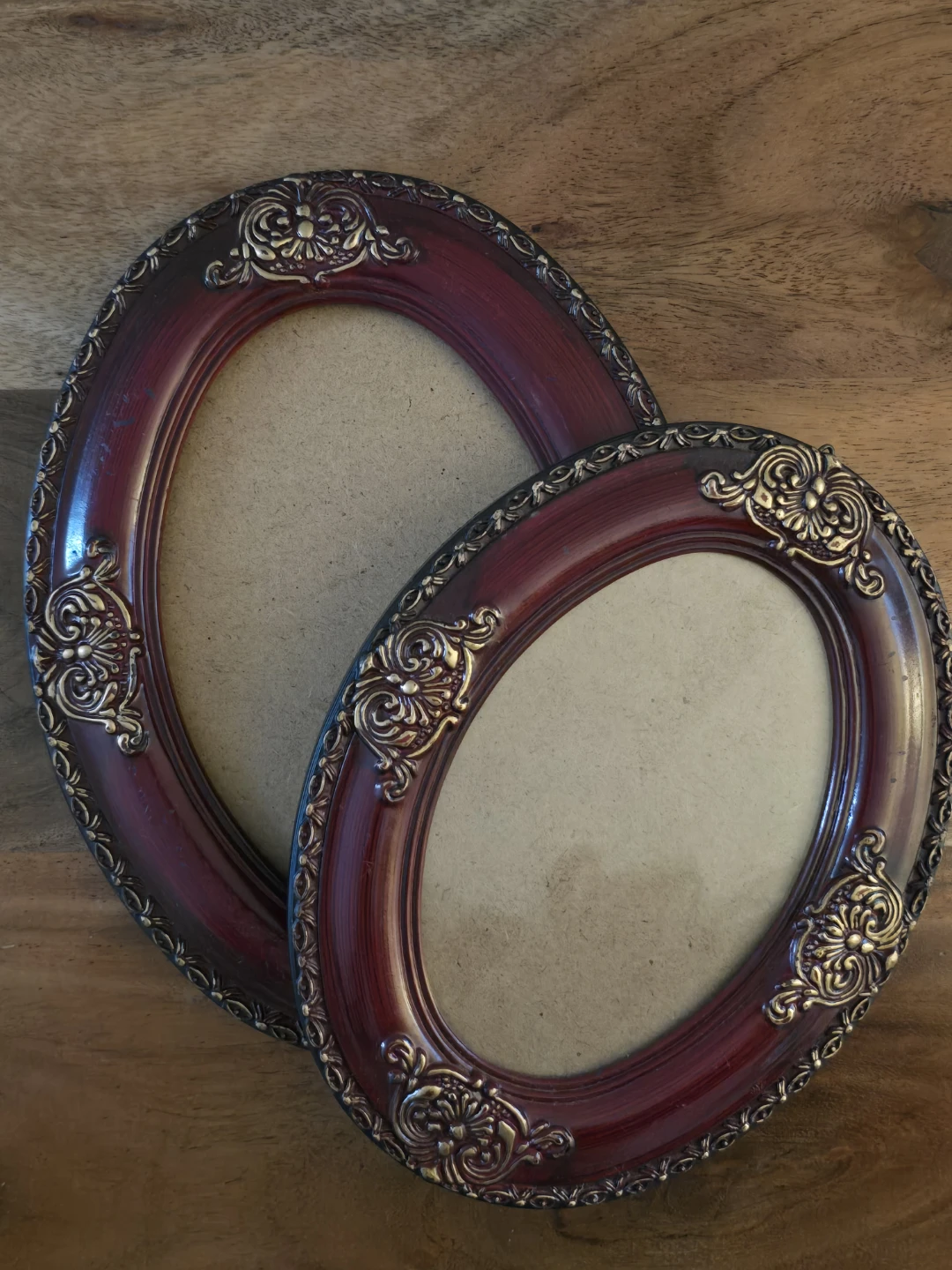 Set of Two Vintage-Style Oval Frames