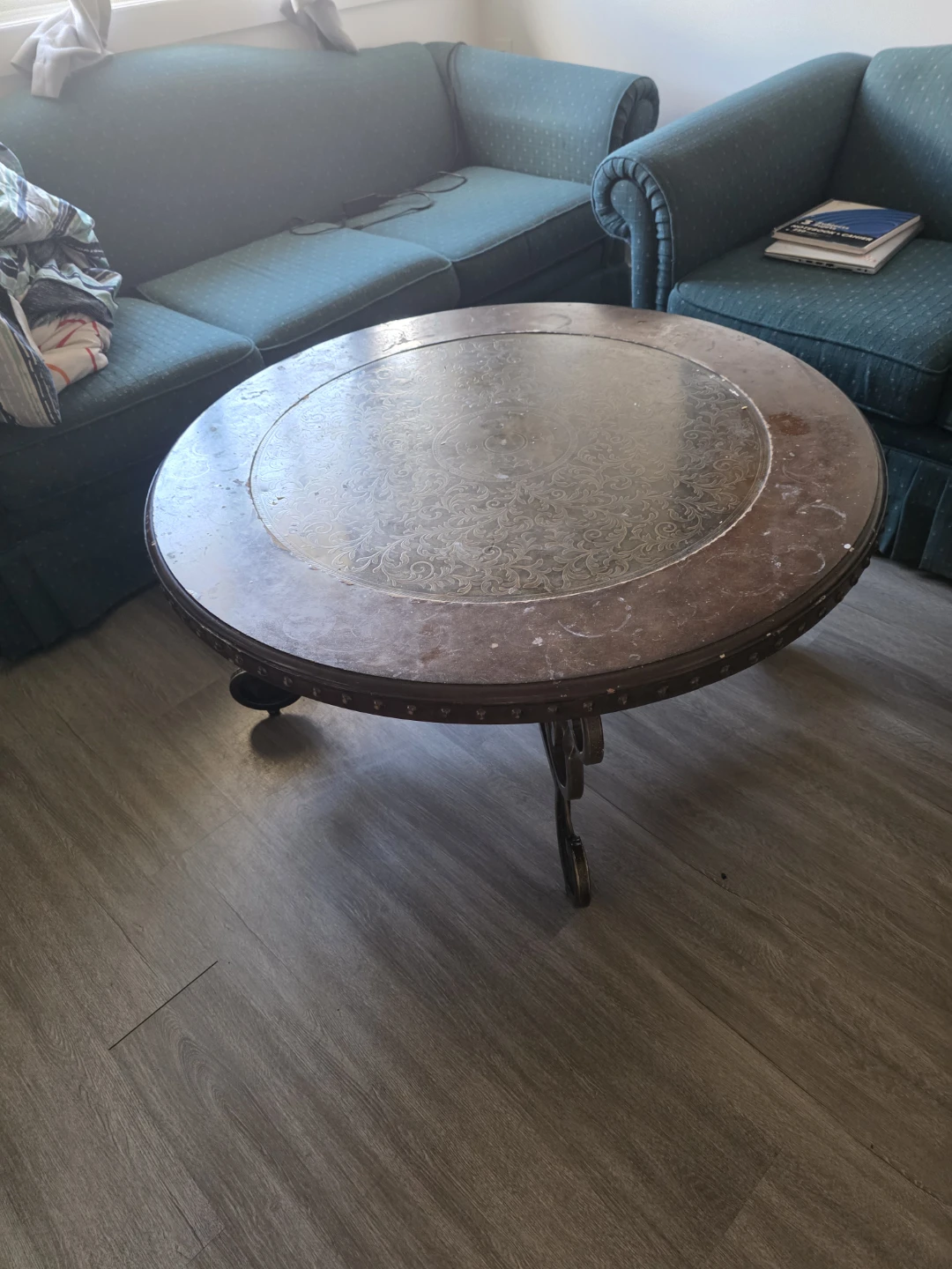 Round Coffee Table - photo 2