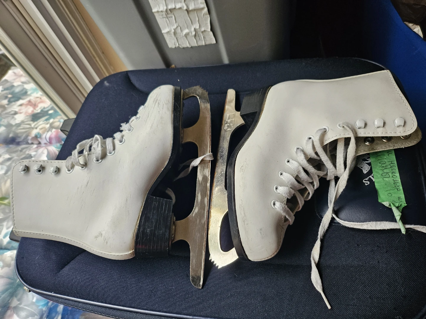 3 pair of White Figure Skates Size 2J and 8 . Need to sharpen - photo 4