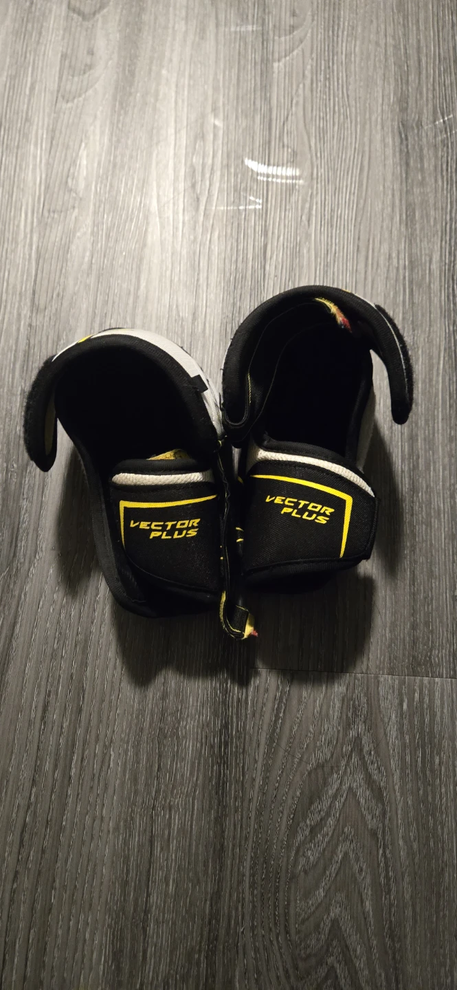 CCM Tacks Vector Plus Elbow Pads - JR Medium - photo 2