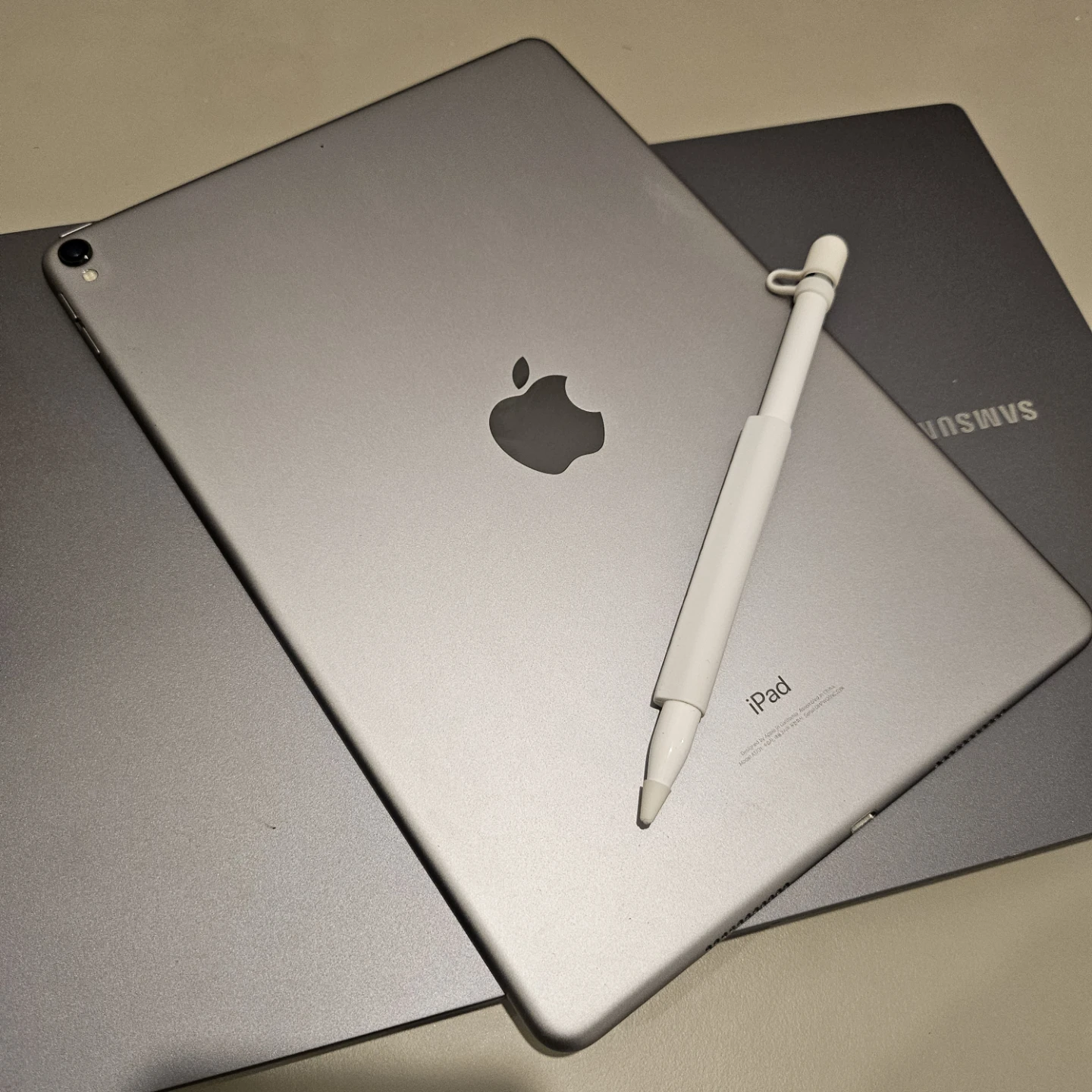 iPad Pro 10.5” (2017) + Apple Pencil
