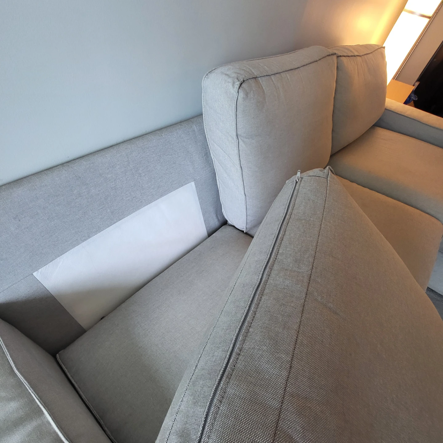 MOVING - Light Grey KIVIC Sofa with Chaise - photo 4