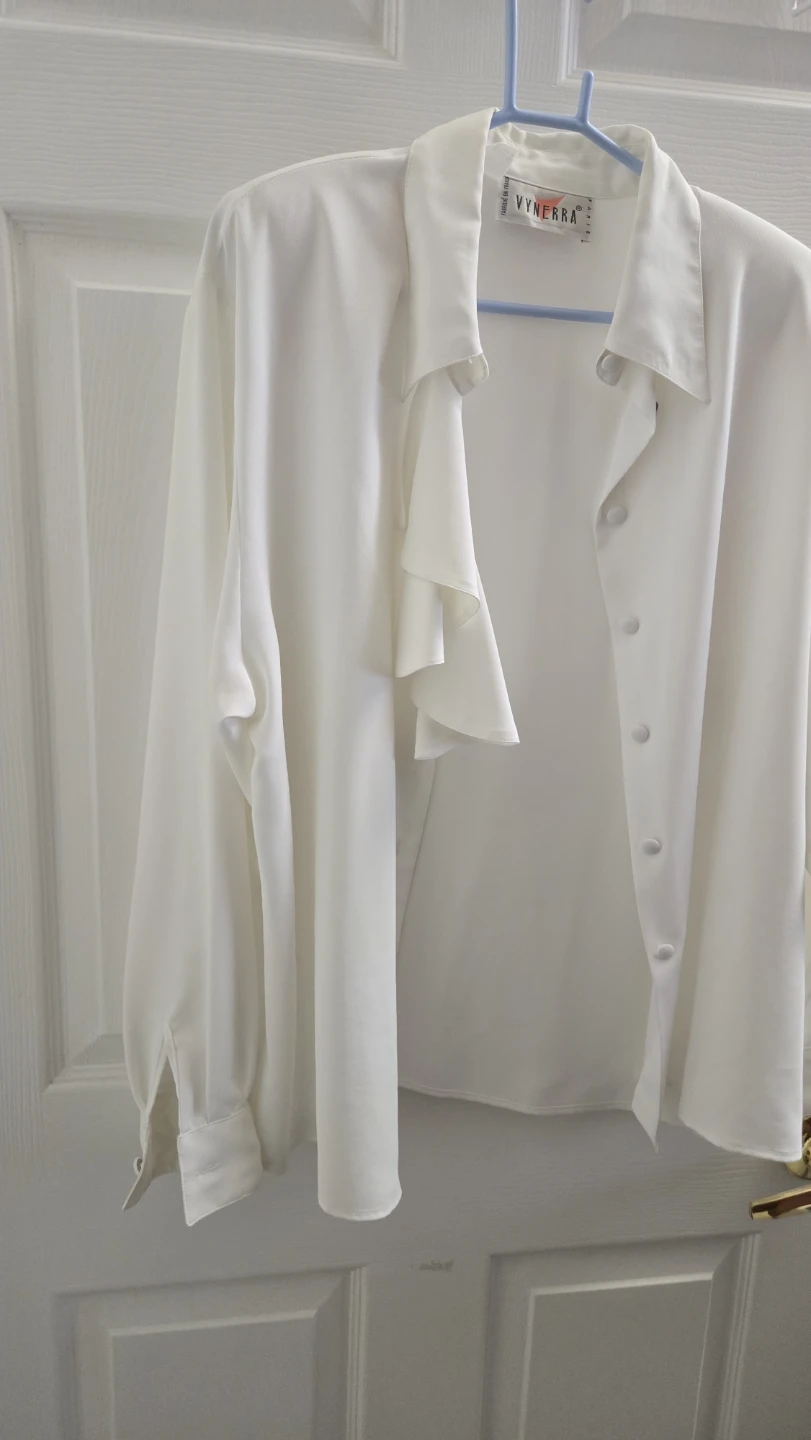 Vynerra White Long Sleeve Ruffle Blouse