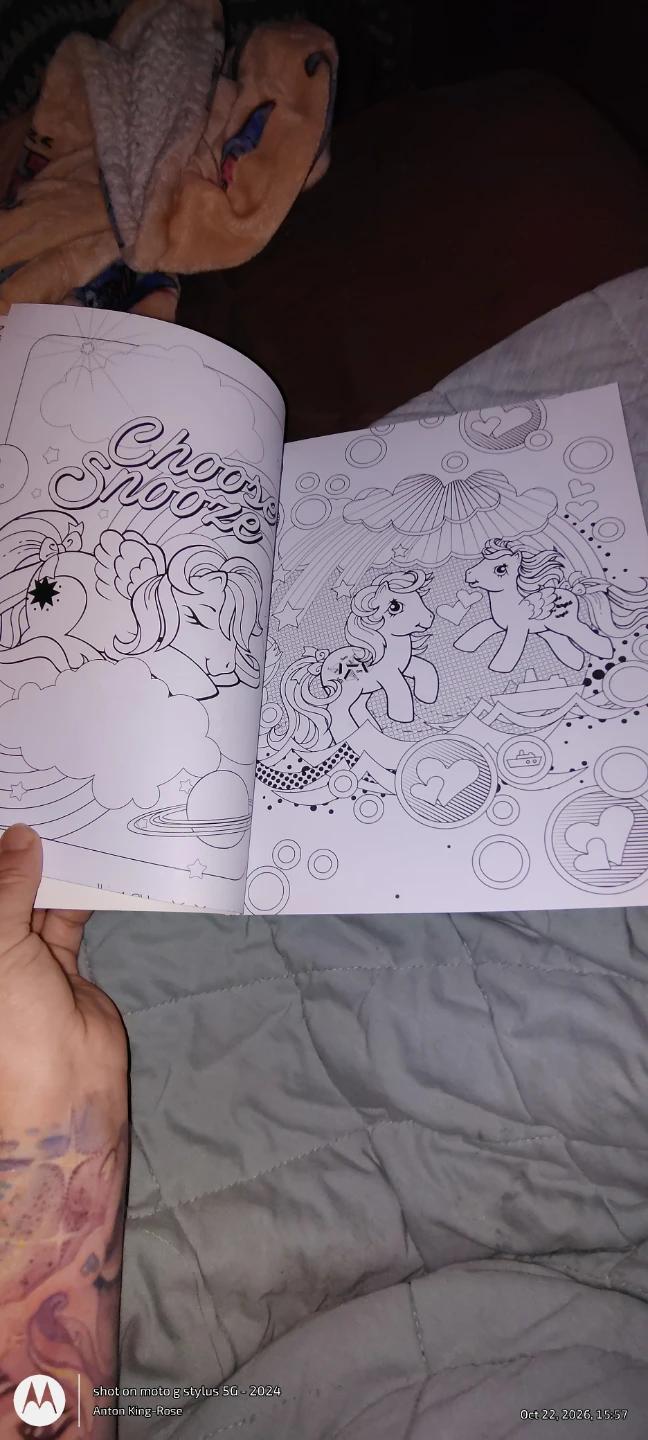 My Little Pony A Retro Colouring Adventure - photo 2