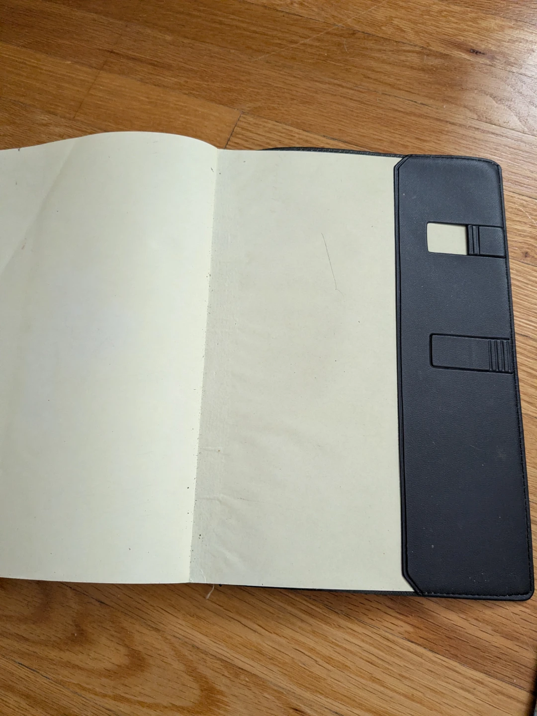 Huifeng Black Notebook - photo 4