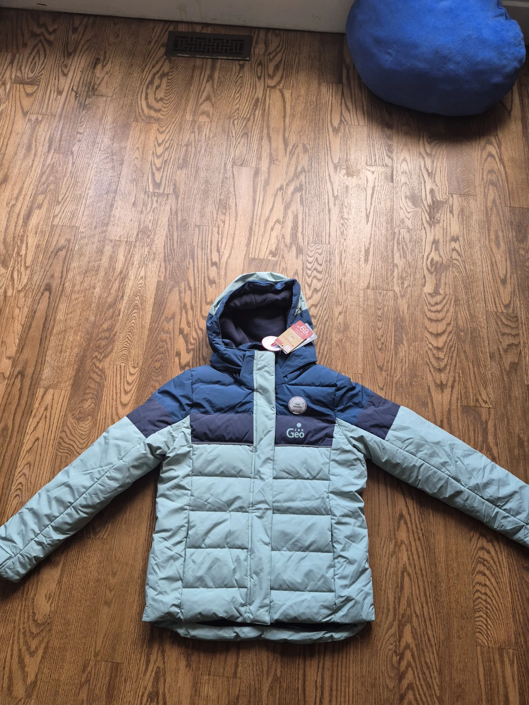 Canadiana Geo Kids Snow Jacket size 14-16 - photo 2