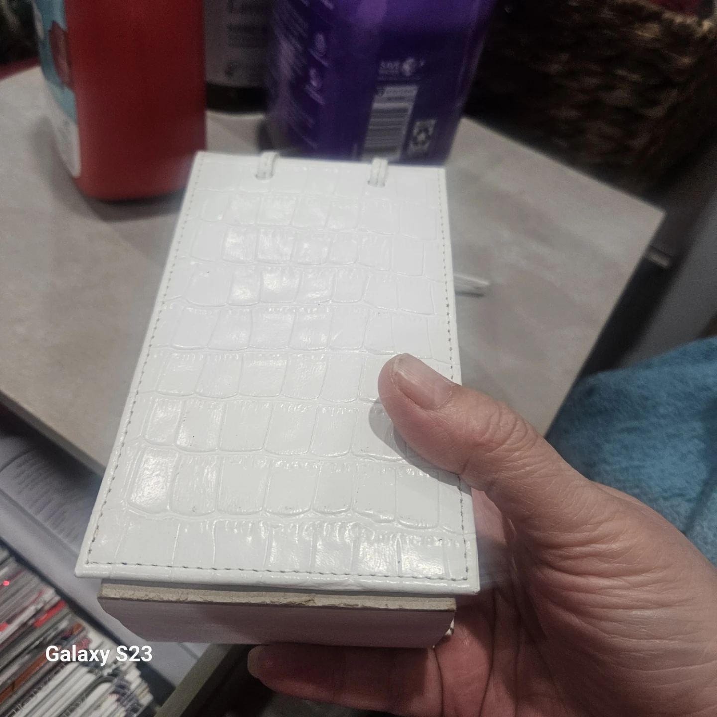 White Crocodile Pattern Notepad
