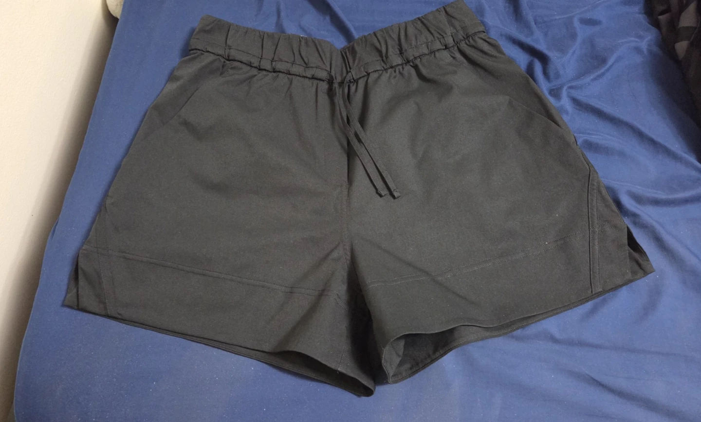 Lululemon Cinchable Waist High-Rise Woven Short 3.5