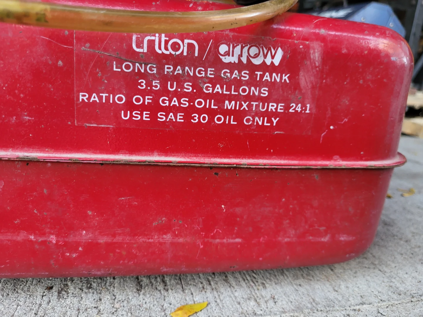 Vintage Triton Arrow 3.5 Gallon Long Range Gas Tank - photo 2
