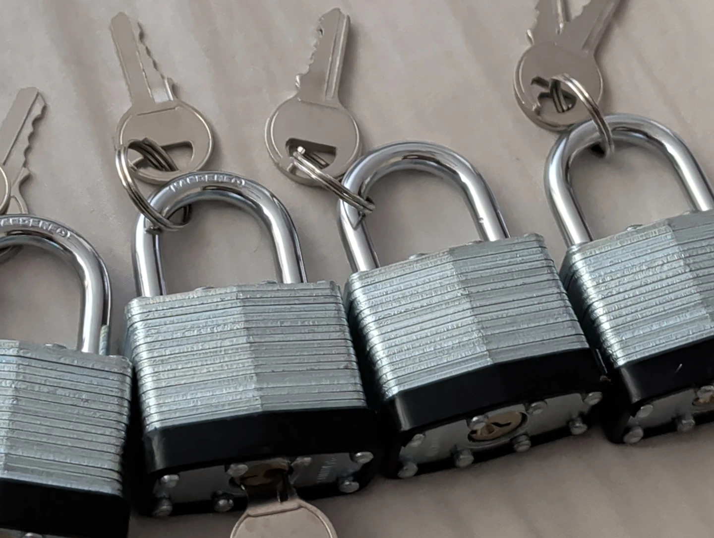 Set of 4 Laminated Steel Padlocks - photo 2