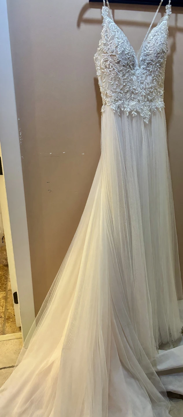 The bridal gallery couture ivory lace and tulle wedding dress - photo 2