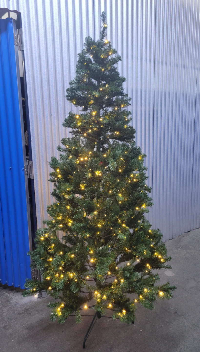 Pre-lit Artificial Christmas Tree