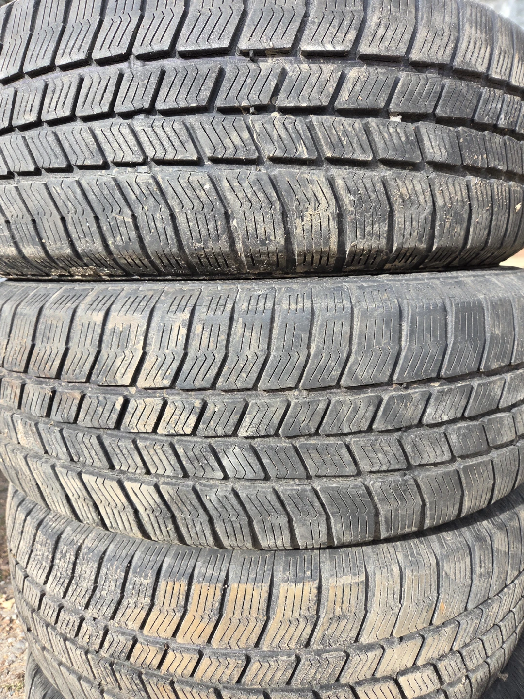 Set of 4 Tires 195/65 R15 - photo 3