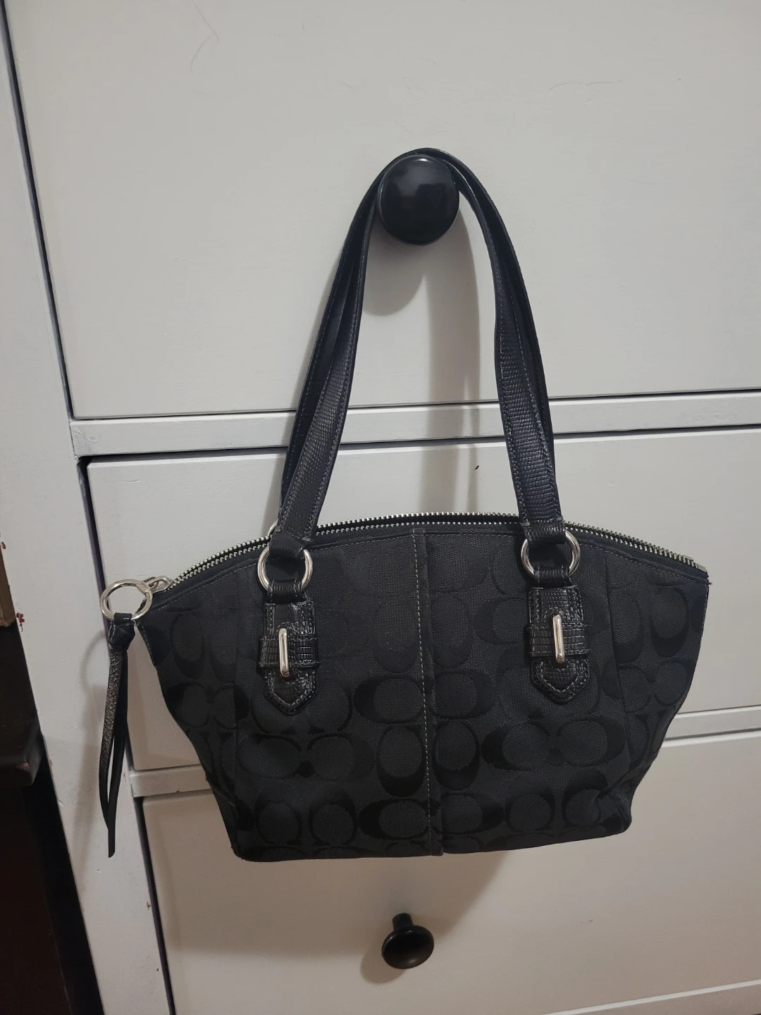 Black Coach Signature Handbag - photo 2