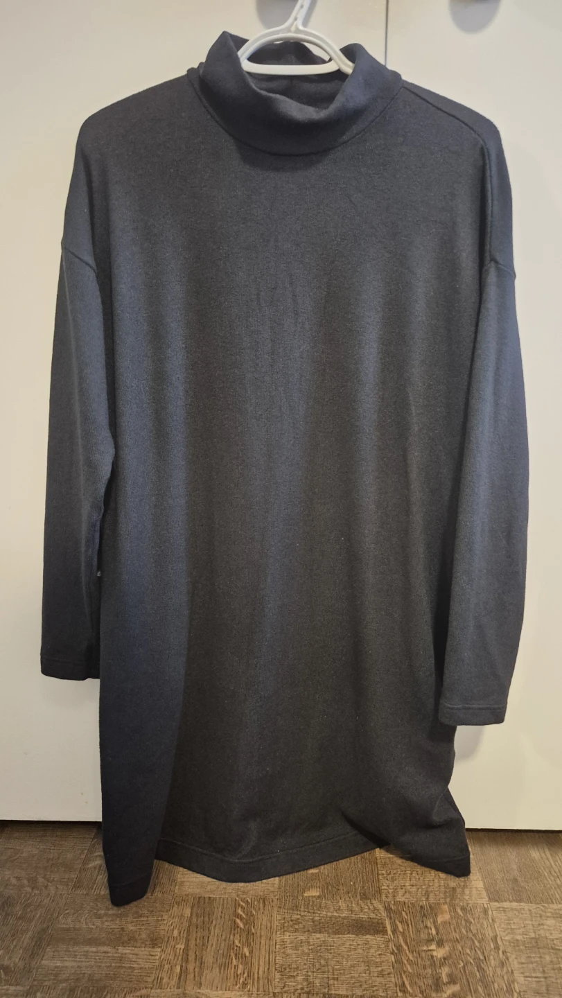 Uniqlo Black Mock Neck Knit Dress Size M