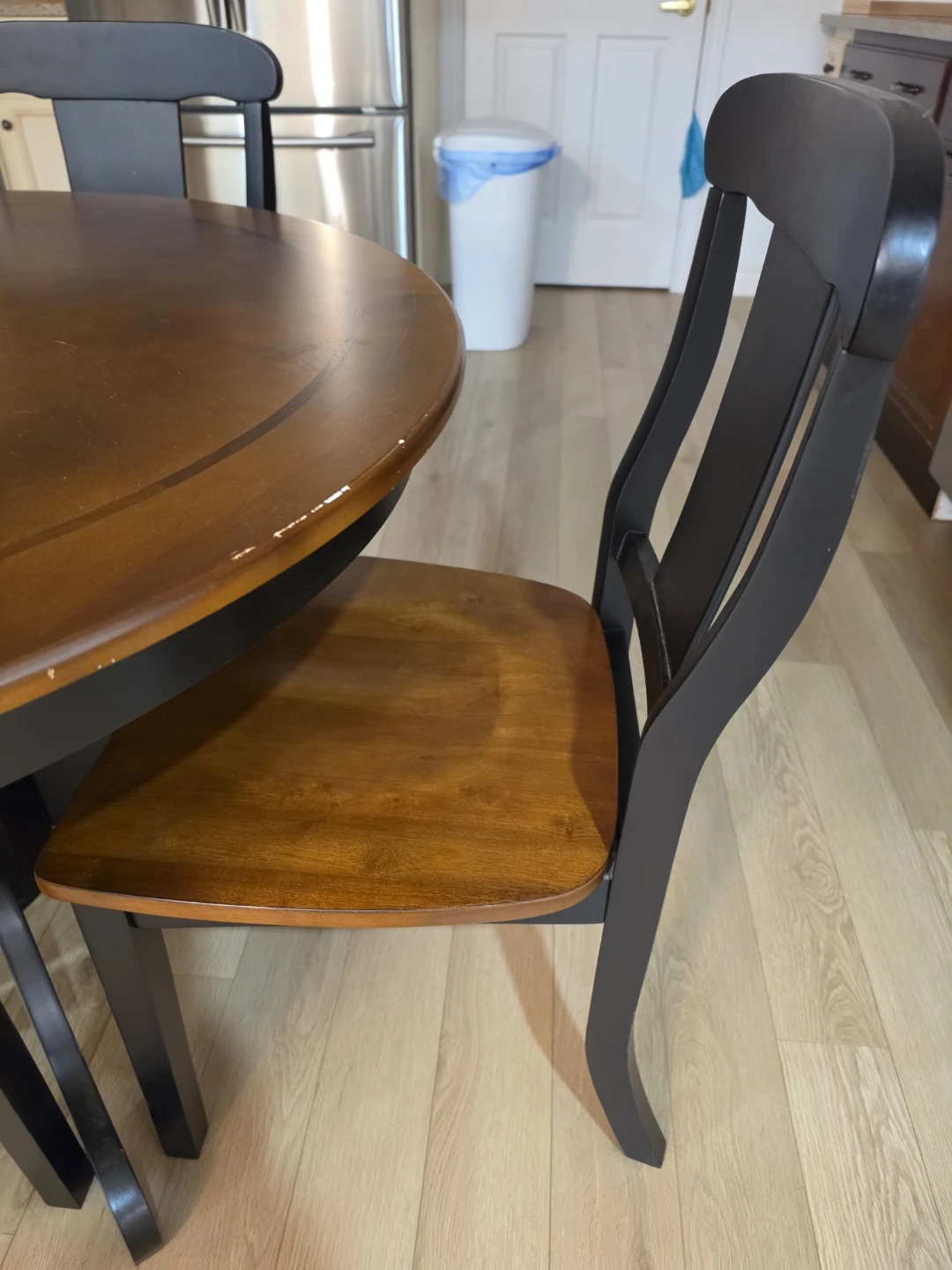Round Wood Dining Table with 4 chairs, 42" Round - photo 5