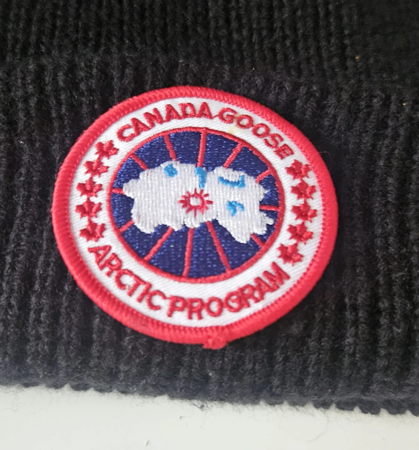 Canada Goose Black Beanie - photo 3