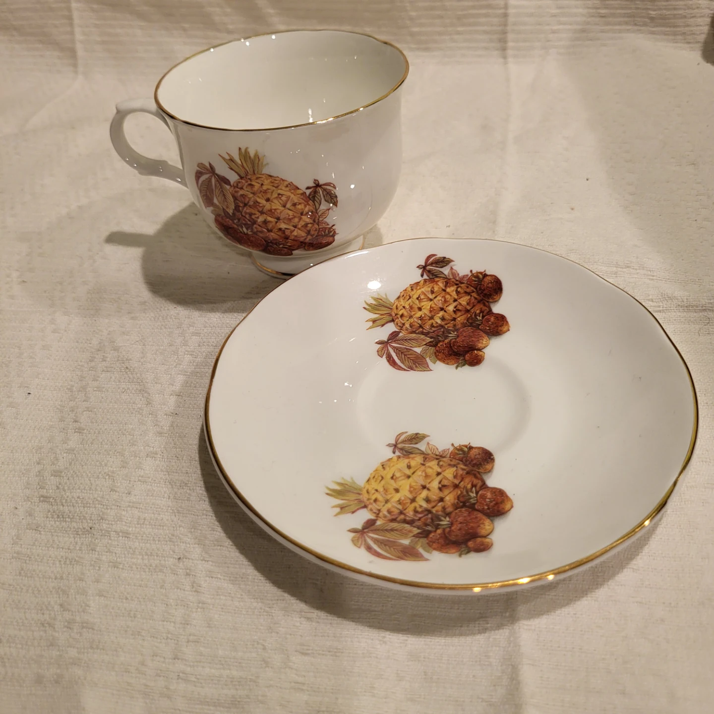 Sadler Wellington Pineapple Teacup and Saucer