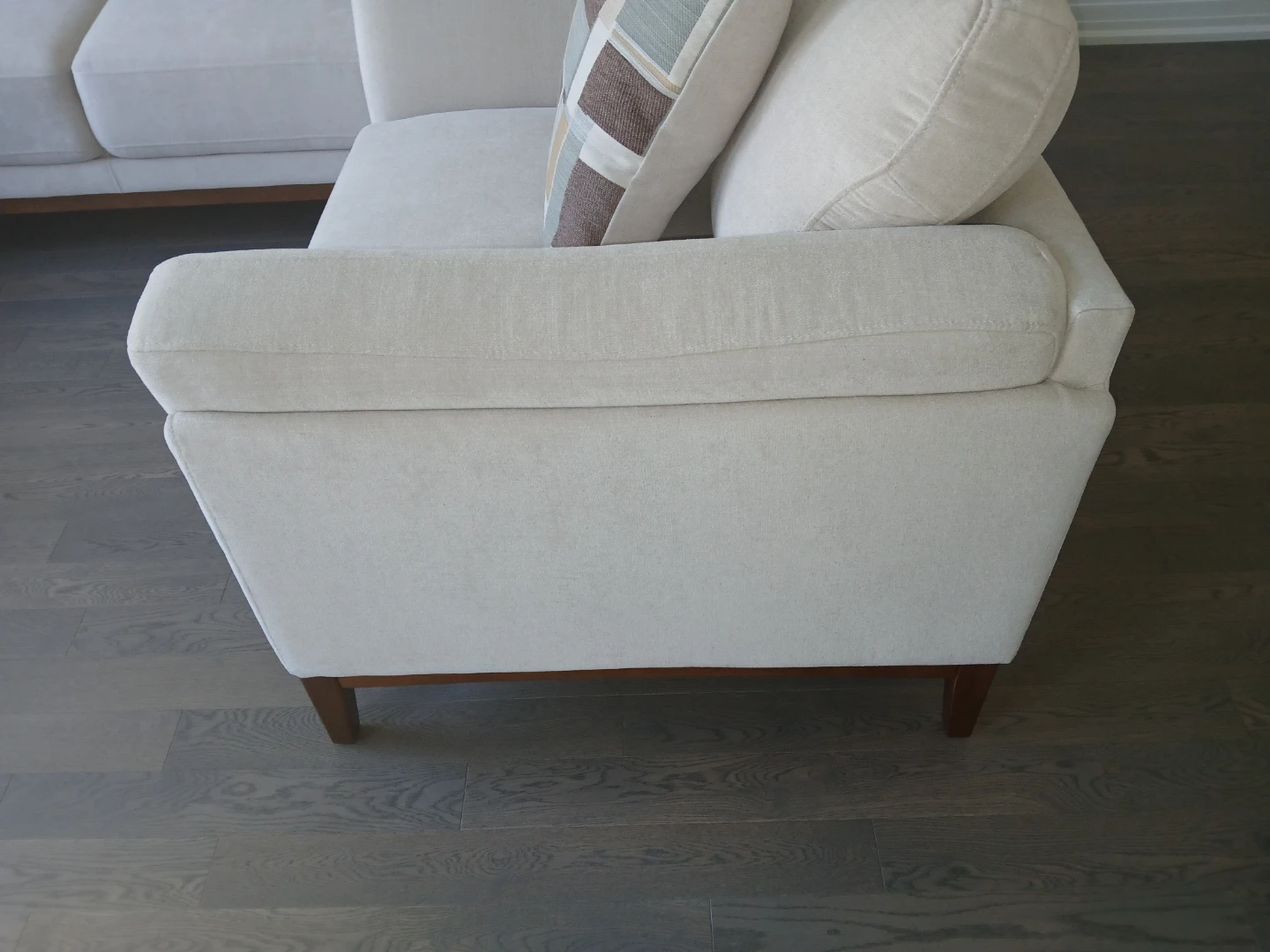 Brand New Single Sofa/Couch Chair - Beige - photo 2