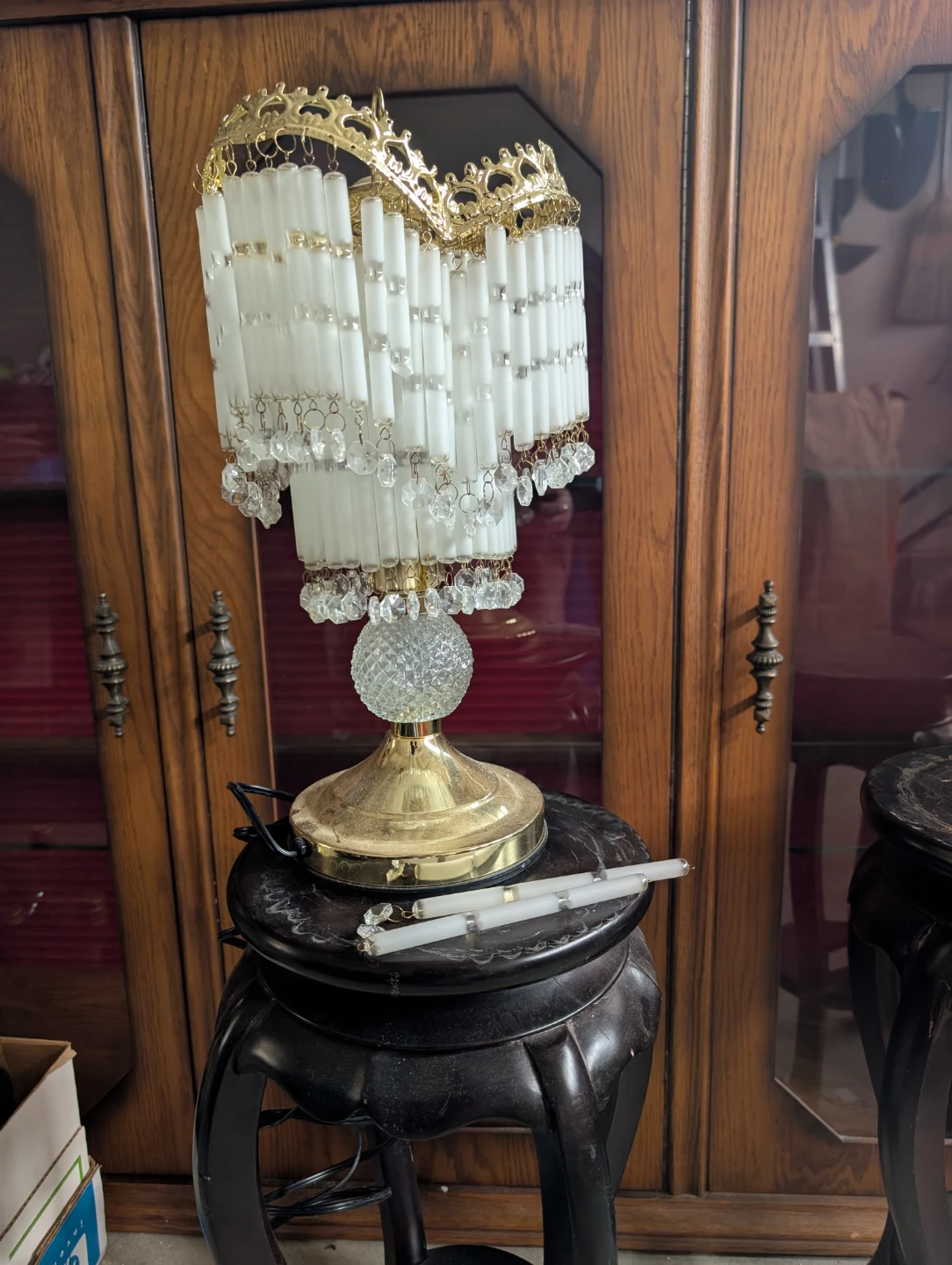 VINTAGE CRYSTAL BRASS BOUDOIR LAMP