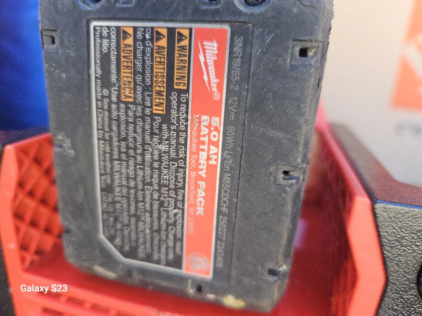 Milwaukee M12 Cordless Compact Inflator - photo 4