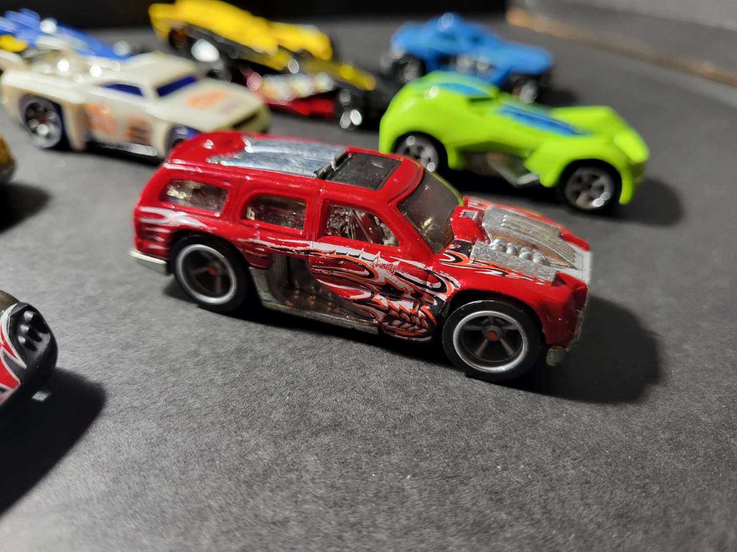 Hot Wheels AcceleRacers Metal Maniacs  Spine Buster - photo 4