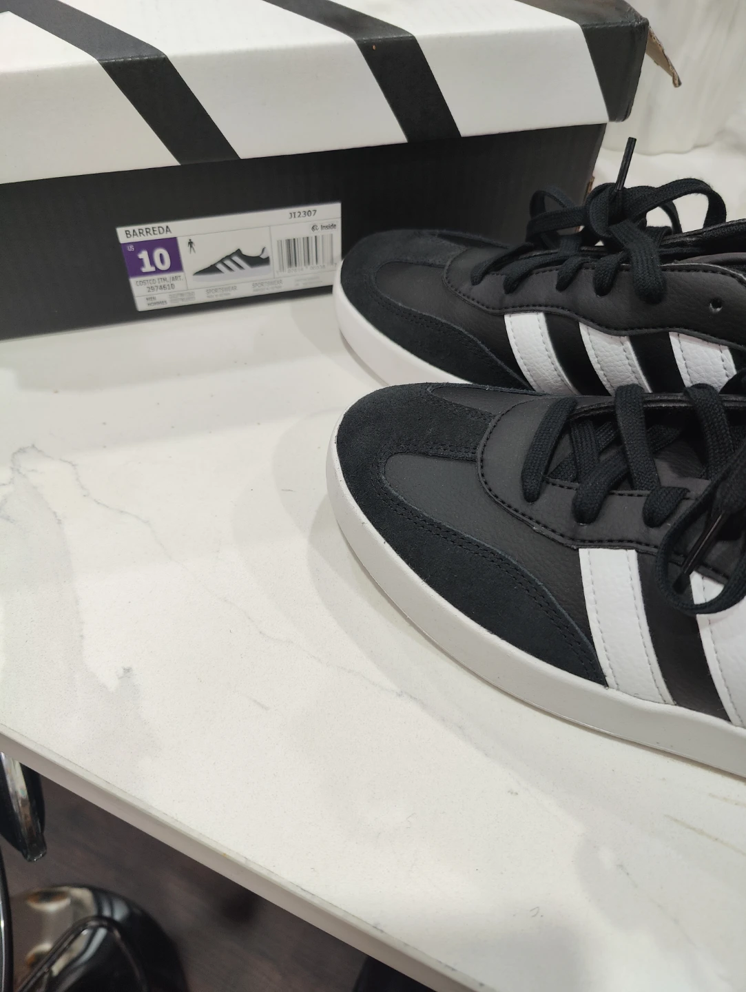 Adidas Barreda Black Sneakers Size 10 - photo 2