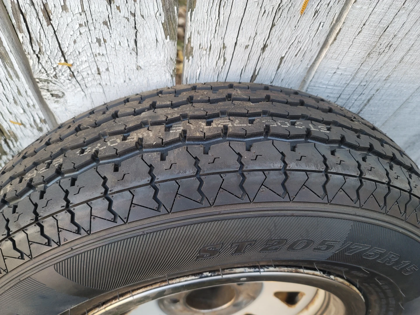 ST205/75R15 Trailer Tire with White Rim - photo 3