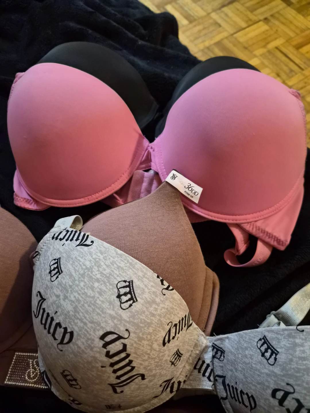 Victoria's Secret Push-Up Bras, Size 36DD - photo 2